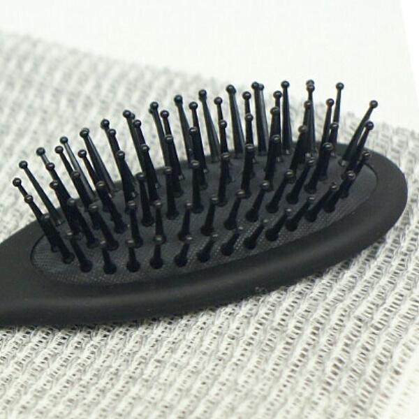 備長炭ヘアブラシ