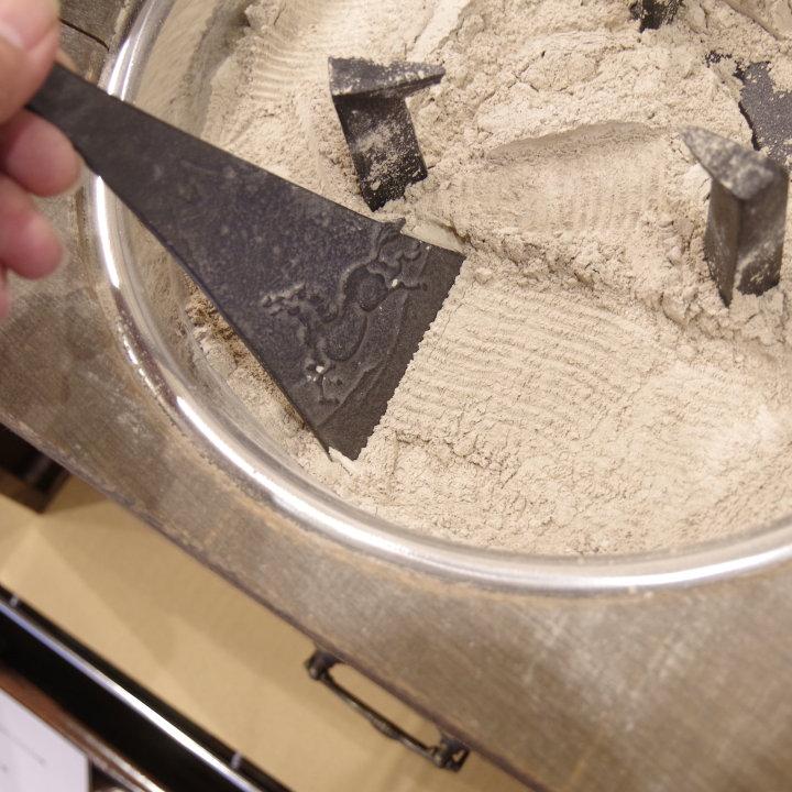 南部鉄　火鉢　灰ならしセット 信楽焼 火鉢 火鉢 7種8点セット 灰・炭セット 五徳 火箸 信楽焼